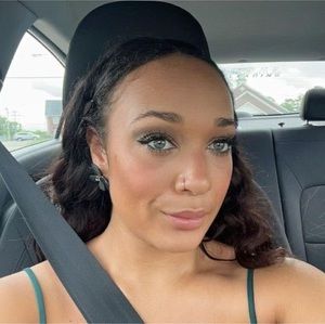 Meet your Posher, Makayla